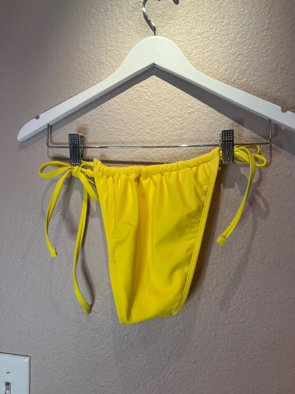 New Wild Fable Women’s Yellow String Bikini Bottoms Size XXS NWT